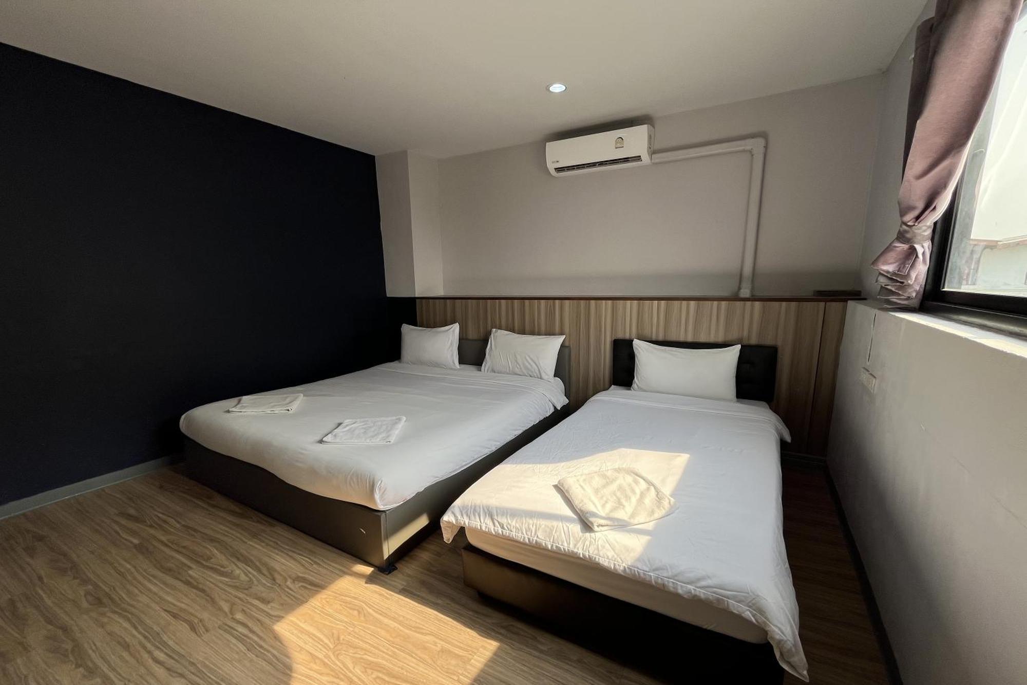 Blue26 Hotel Ban Wat Sala Daeng Exterior photo
